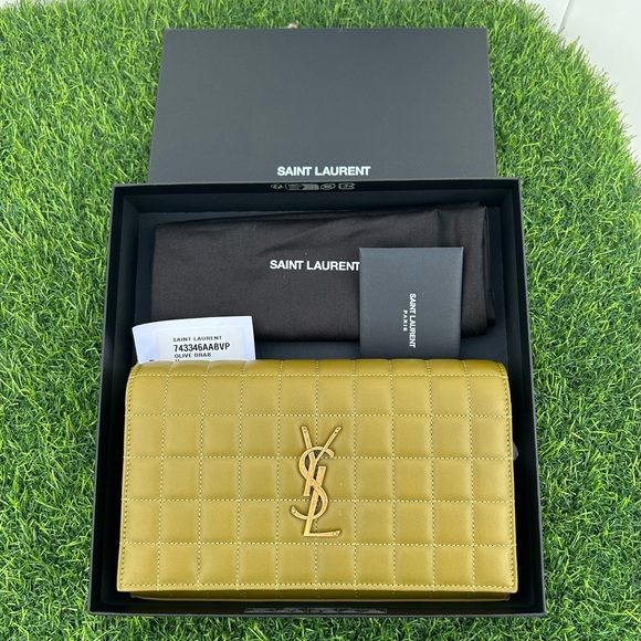 SAINT LAURENT CASSANDRE LARGE WALLET ON CHAIN QUILTED LEATHER GREEN GOLD NEW! - Picture 5 of 16
